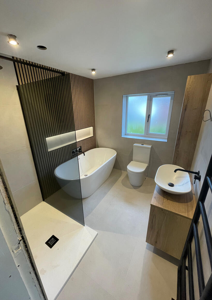 Modern freestanding bathtub Southport